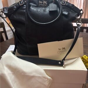 Coach Linsey Satchel.                        12 wide 12 high 5 deep